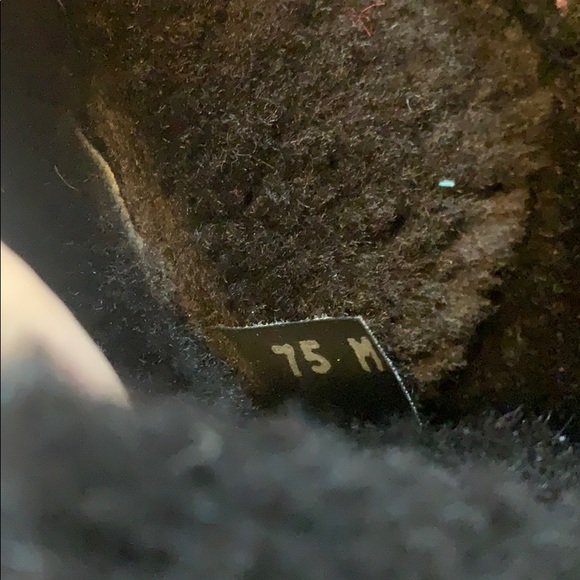 Fur boots - Picture 5 of 5